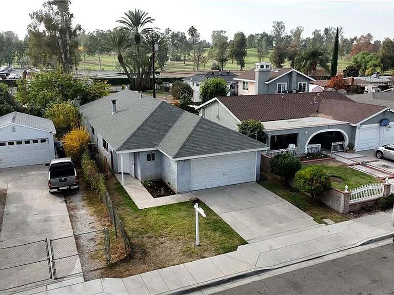15544 Esther St — Photo 17