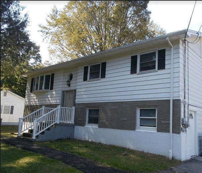 1st image of 8 Orchard Ln