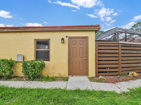 4th image of 1219 PERIWINKLE Place