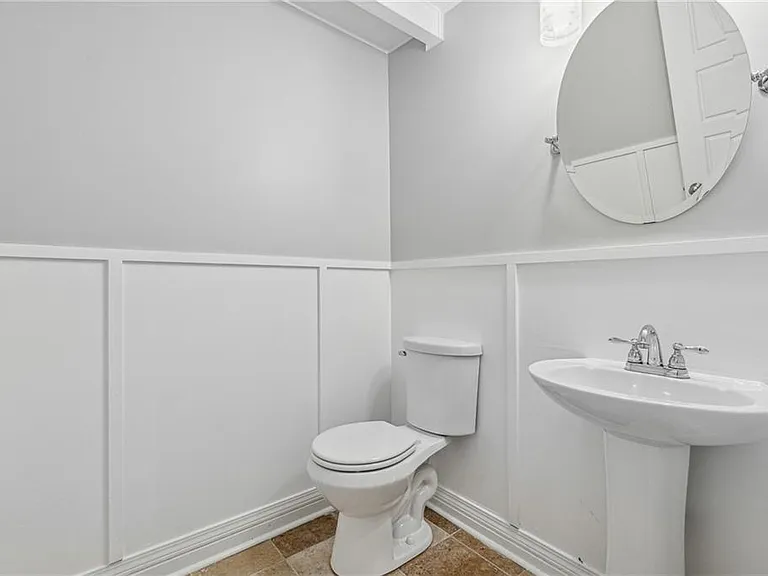 6895 Riverside Dr — Photo 21
