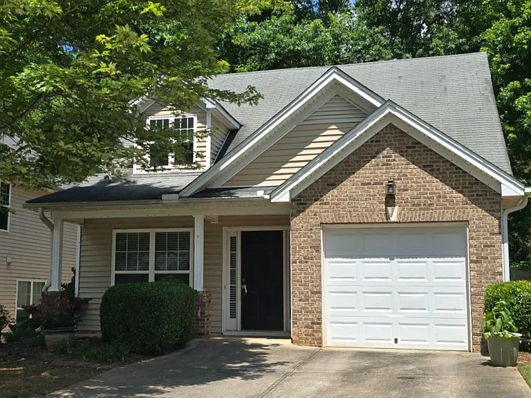 204 Oconee Way — Photo 1