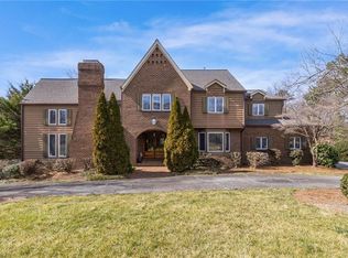 1325 Heathcliff Ct, High Point, NC 27262