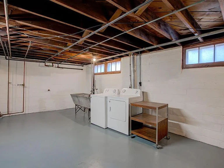 1282 Thomas Ave — Photo 3