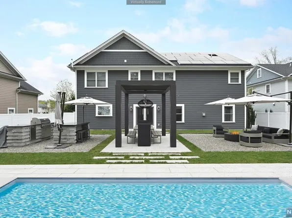 681 Roosevelt Blvd, Paramus, NJ 07652