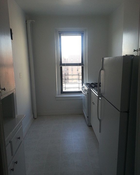 2nd image of 1680 Ocean Ave #65