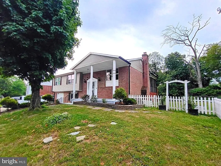 8705 Loughran Rd — Photo 2