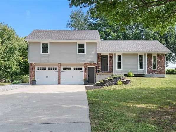 23802 140th St, Leavenworth, KS 66048