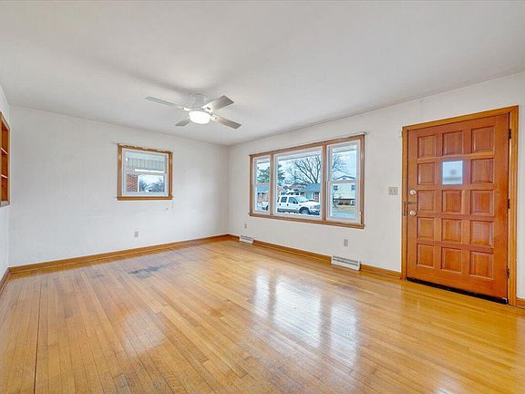 4th image of 531 Water Oak Rd