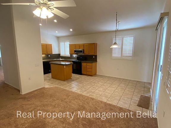 3rd image of 26811 Tropicana Dr