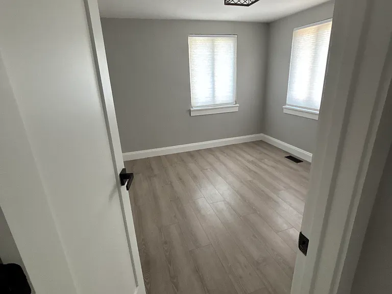 7005 Geneva Ct — Photo 3