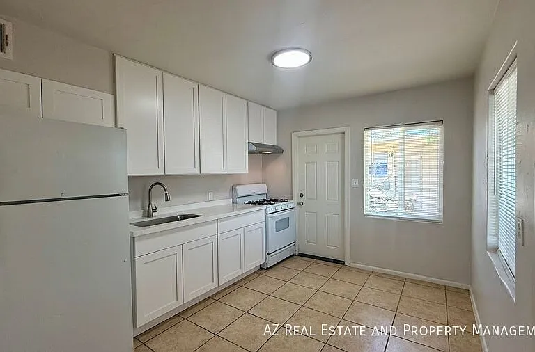 1405 W Clarendon Ave #1 — Photo 5