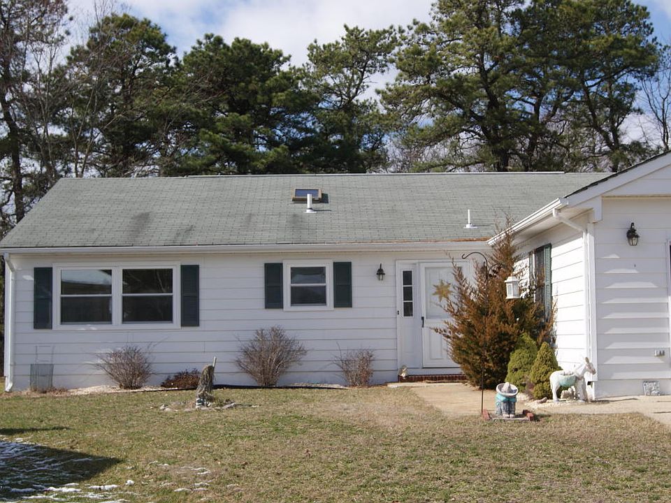 2nd image of 72 Doral Ct