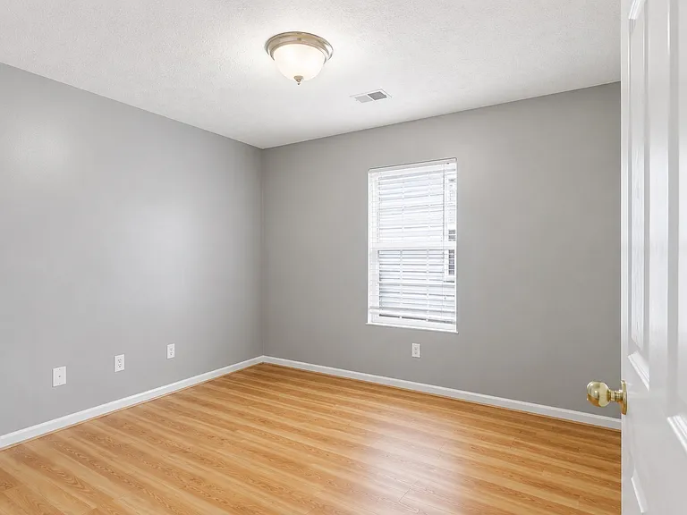 2137 Curtiswood Dr — Photo 14