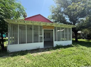 470 Weyrich Rd, Eagle Pass, TX 78852