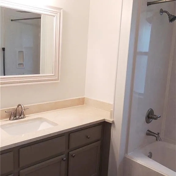 806 Camellia Ct — Photo 6
