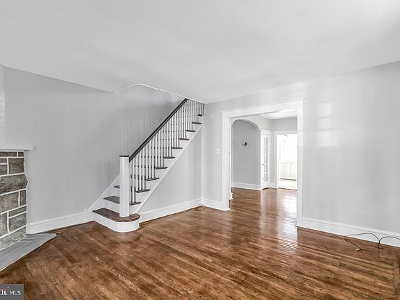 3rd image of 4056 Ellendale Rd