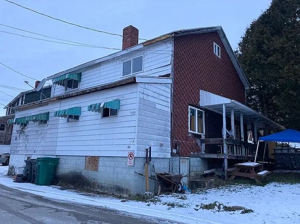 16 Arch St, Fredericktown, PA 15368