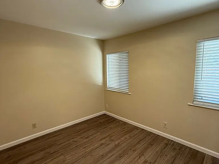 733 Utah St — Photo 10