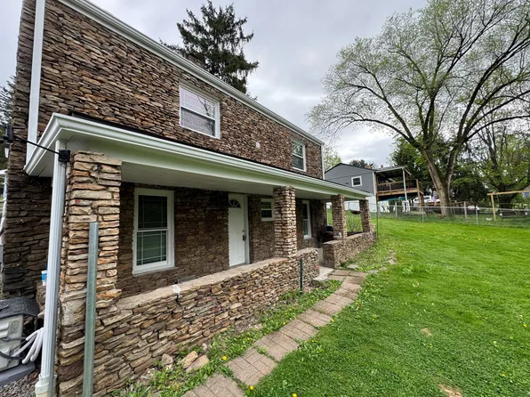 233 Willowdale Rd #2, Morgantown, WV 26505