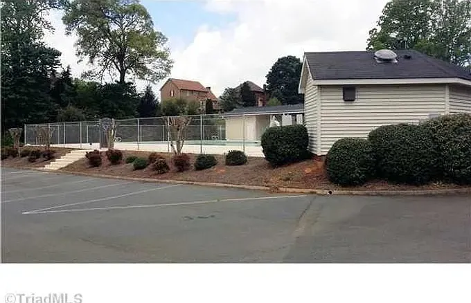 3410 Willow Wind Dr — Photo 9