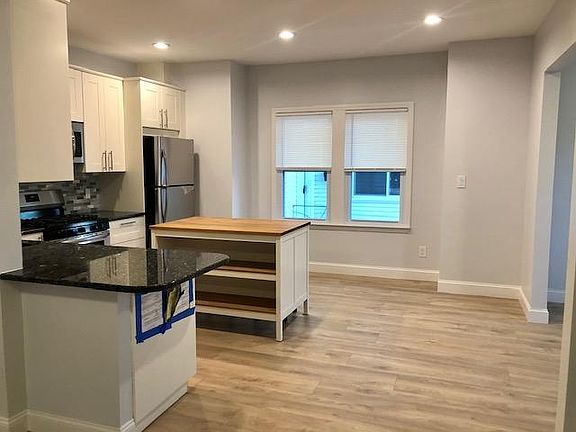 3rd image of 507 Laurelton Blvd Floor 1