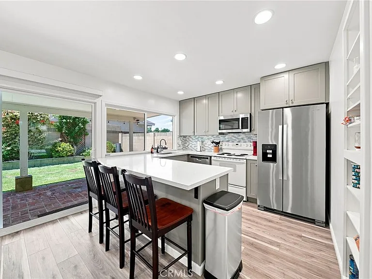 17611 Leslie Ave — Photo 6