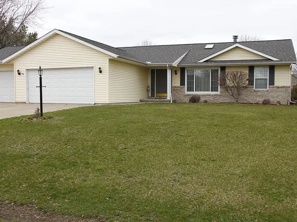 13641 N Wild Spruce Ln, Chillicothe, IL 61523