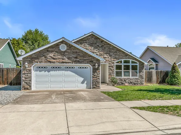 962 Birmingham St, Medford, OR 97501