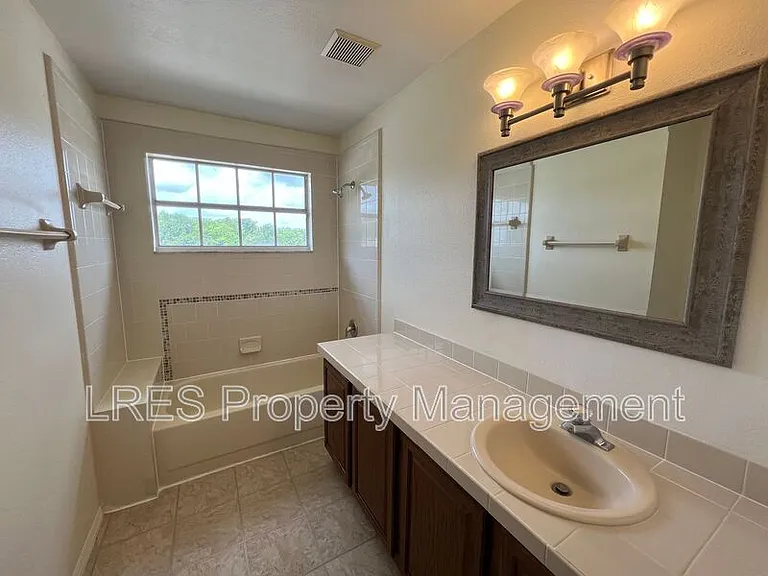 1605 Slash Pine Pl — Photo 24