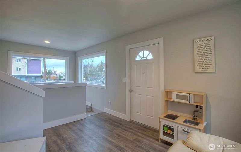 3rd image of 4238 S 164th Street