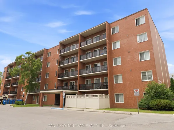 131 Taunton Rd E #204, Oshawa, ON L1G 3T8