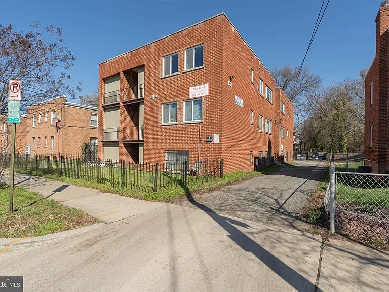 4936 Nash St NE #9 — Photo 15