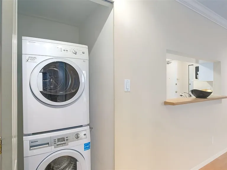 7500 Granville Ave #405 — Photo 11