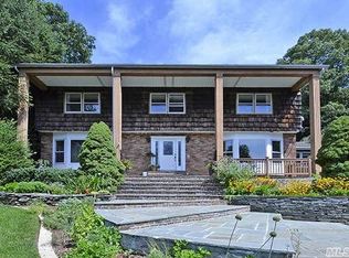 423 Wolf Hill Rd, Dix Hills, NY 11746