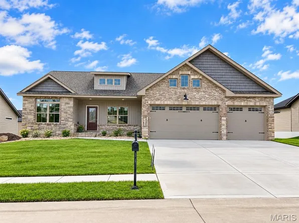 1843 Robins Mill Ct, Maryville, IL 62062