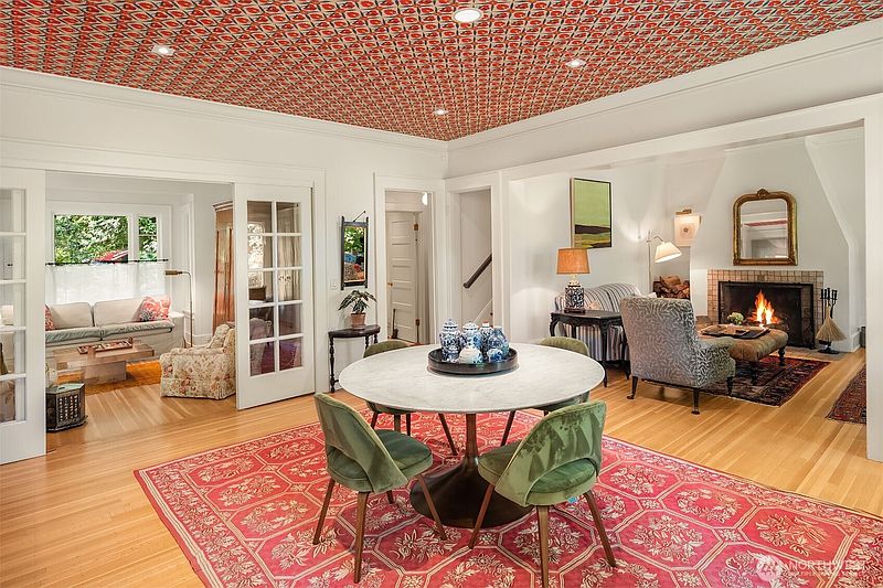4th image of 3816 E Spring Street