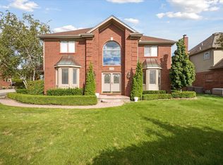 40448 Emerald Ln W, Clinton Township, MI 48038