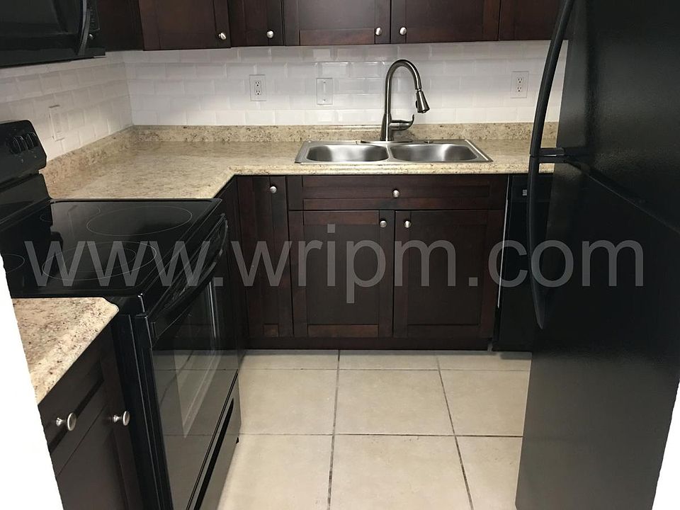 1st image of 13700 NE 6th Ave APT 107