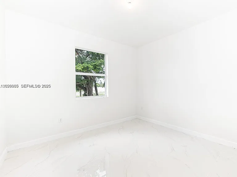 2209 SE 30th St — Photo 8