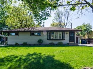 980 Oakwood Dr, New Brighton, MN 55112