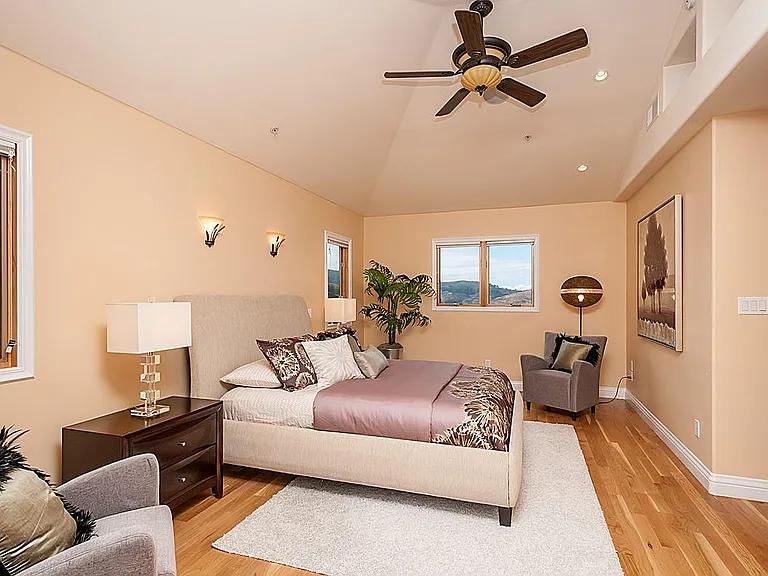 2 San Diego Ct — Photo 16