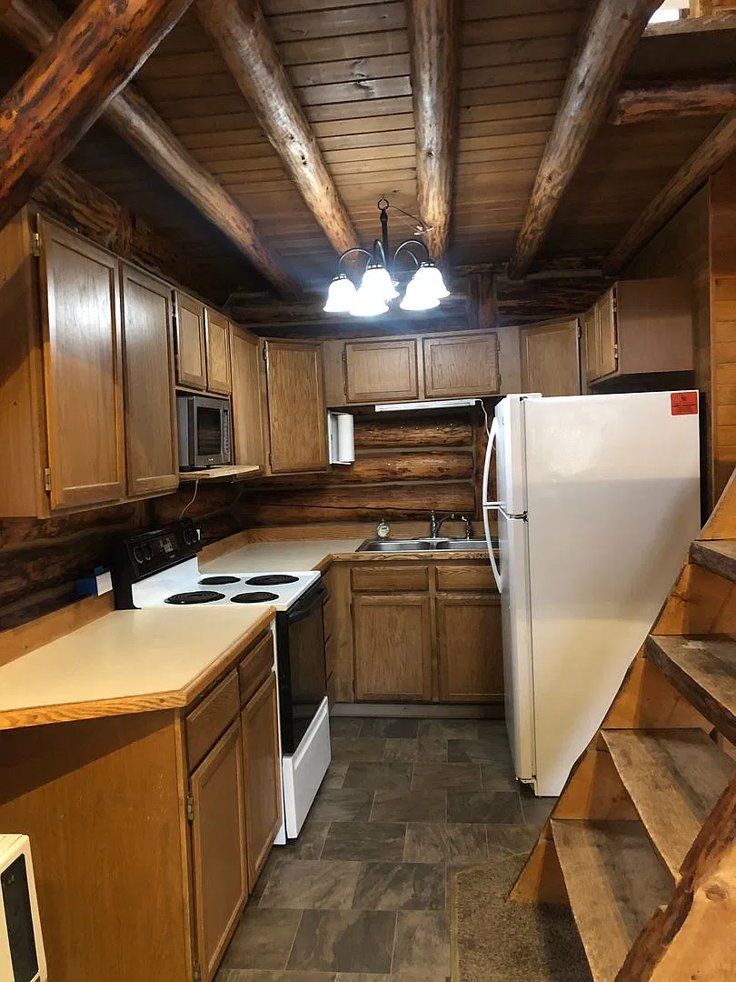 Small log house with 2 lofts — Photo 2