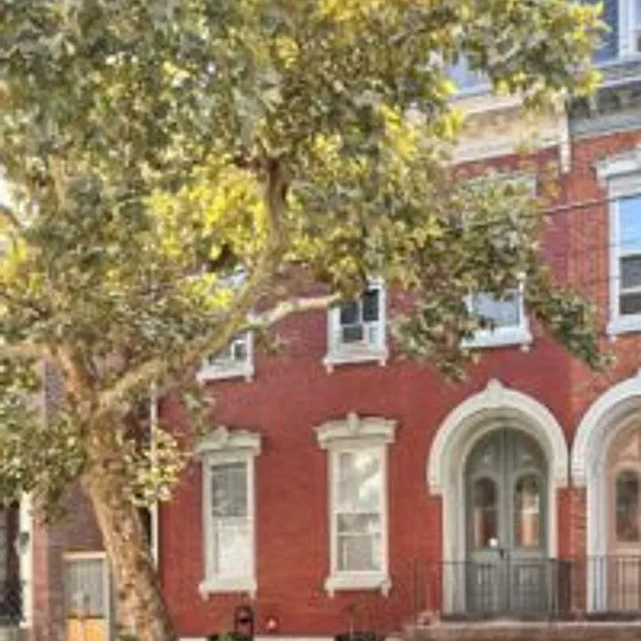 150 W Louther St
