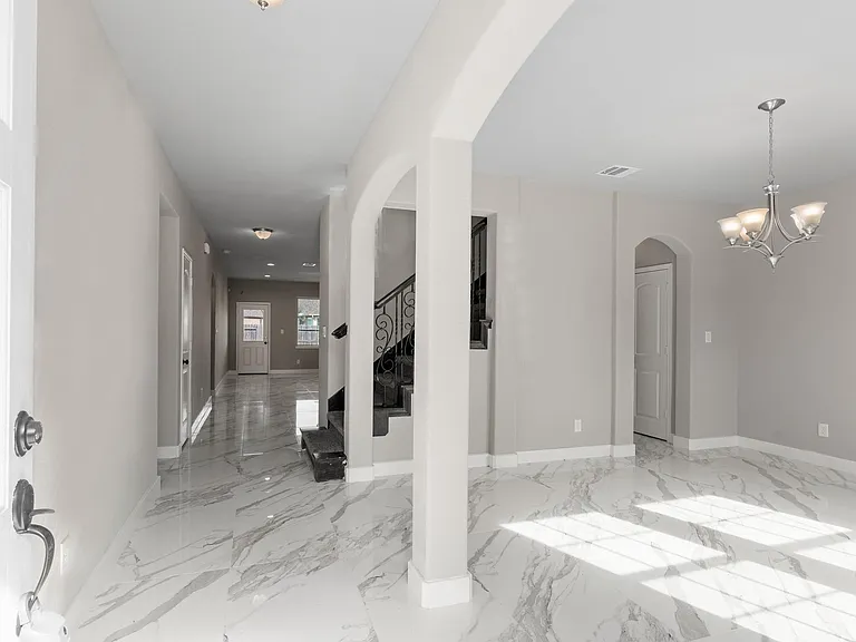 6018 Mapleton Meadow Ln — Photo 3