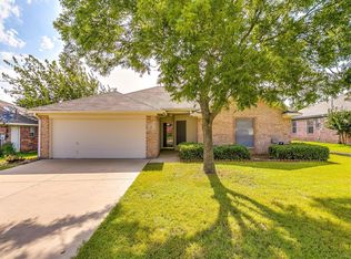 417 Dakota Dr, Joshua, TX 76058