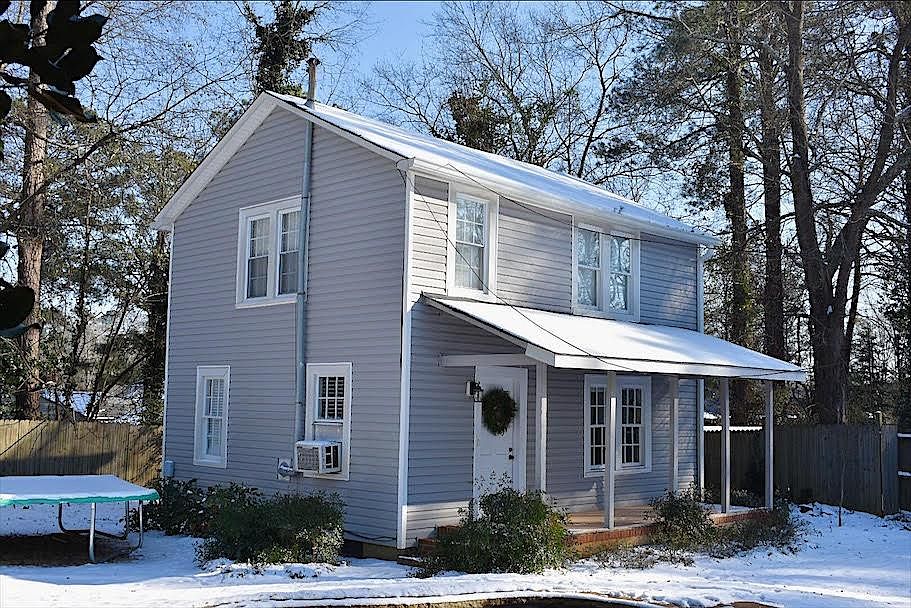 2 bd 1 br Carriage House -- Single Tenant Only