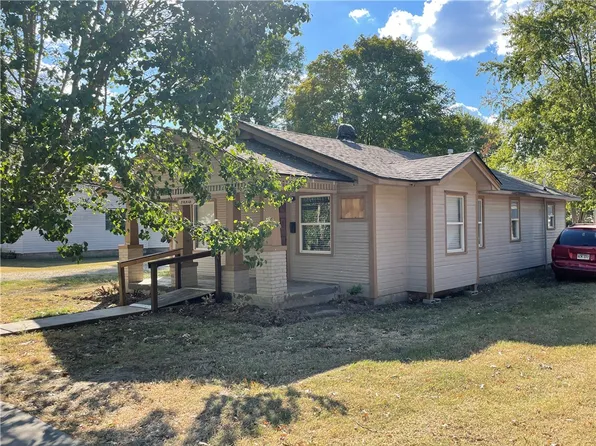 216 N 4th St, Stilwell, OK 74960