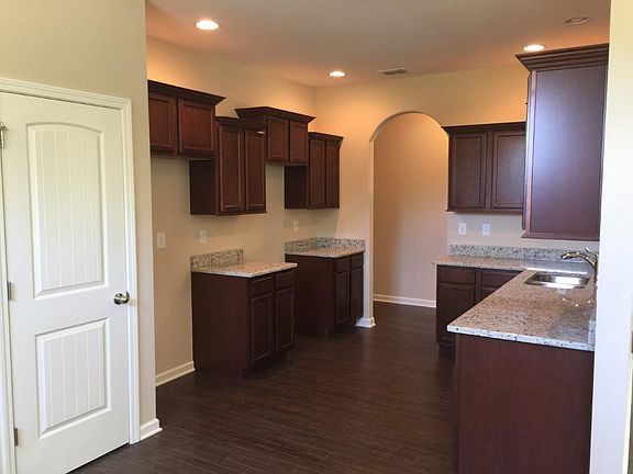 3rd image of 515 High Echelon Cres Lot 18