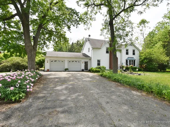 9040 S Mayfield Rd, Sycamore, IL 60178