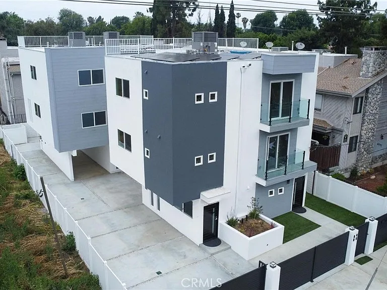 6845 N Haskell Ave #1 — Photo 3